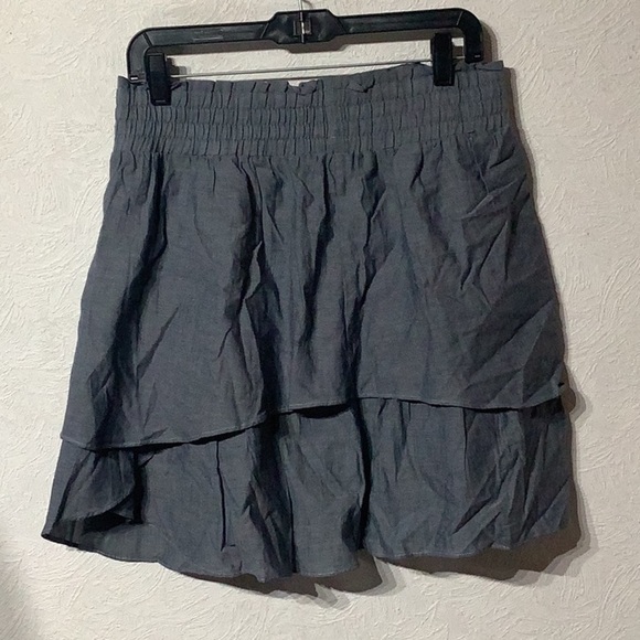 Garnett Hill - Sz 8 - tiered slightly assymetric 100% cotton medium denim Skirt - Picture 2 of 3